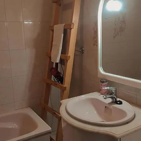 Flat Apartment *